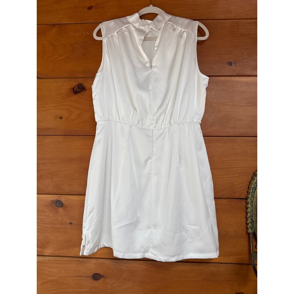NWT Lulus Classic Elegance White Satin Sleeveless Mock Neck Mini Dress Size M - Picture 5 of 6